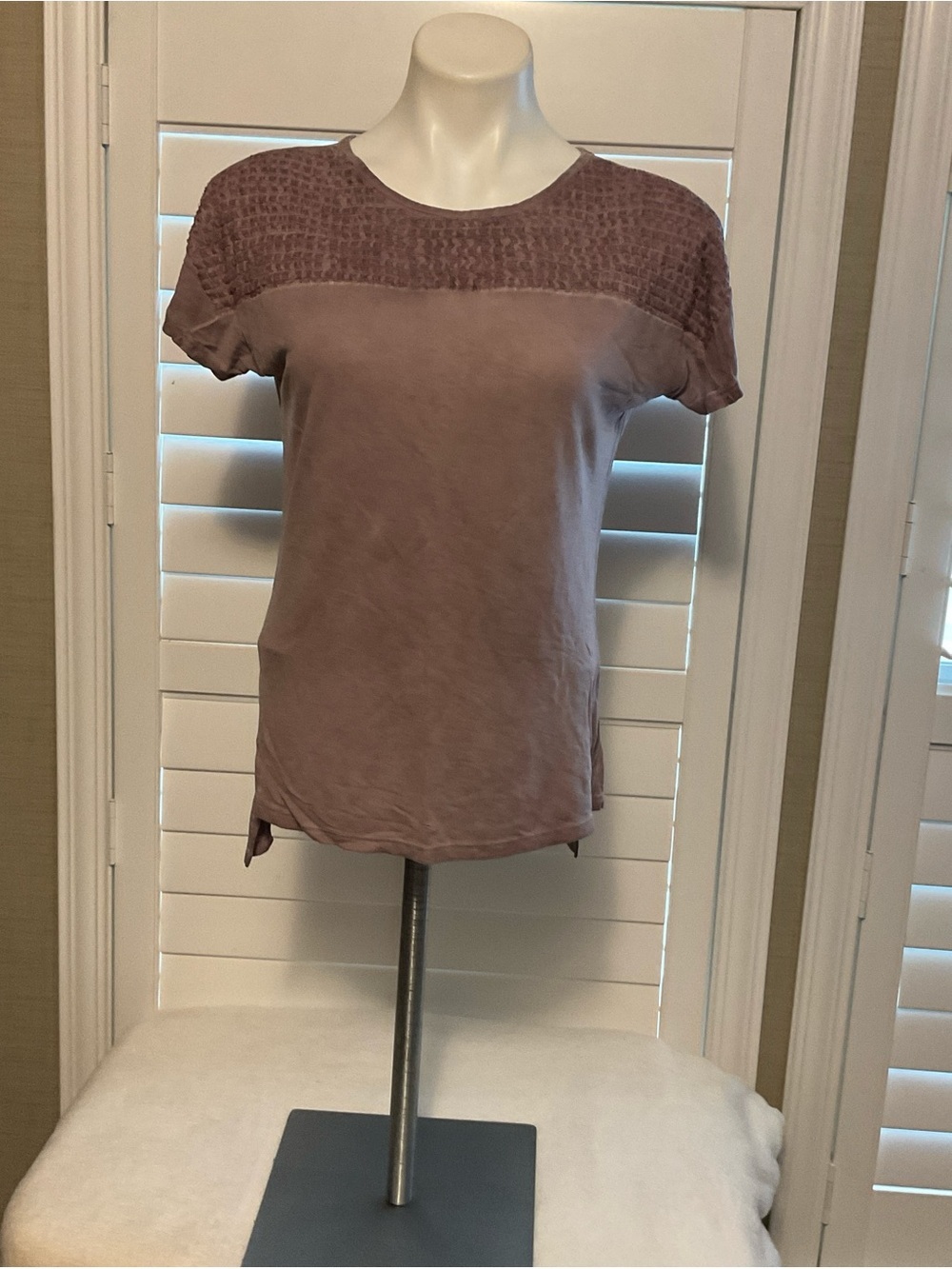 Dantelle Short Sleeve Knit Yoke Tee in Mauve